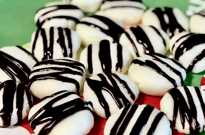 No Bake Peppermint Cookies